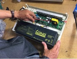 thay binh acquy luu dien cua cuon